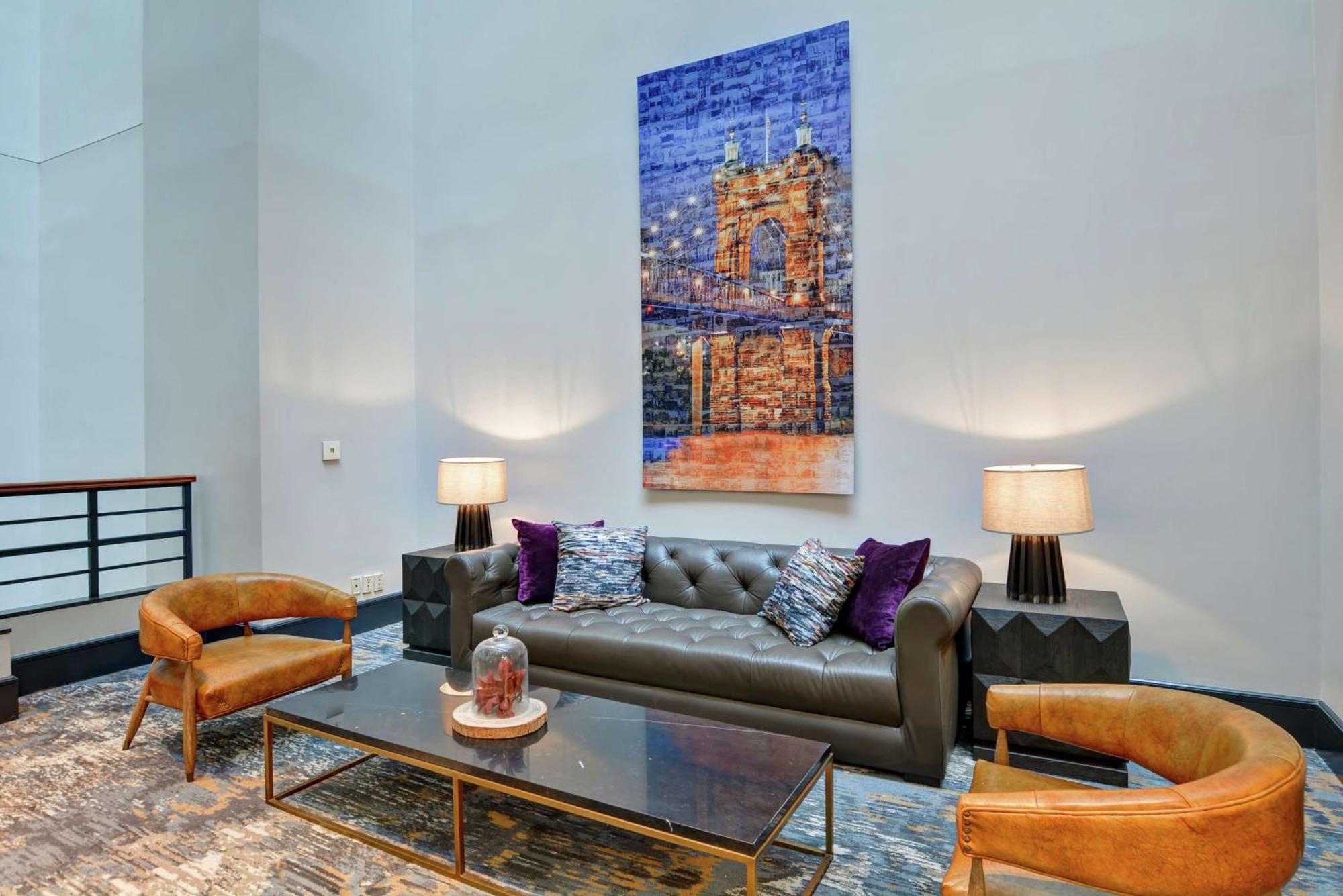 Hotel The Cincinnatian Curio Collection By Hilton 4*