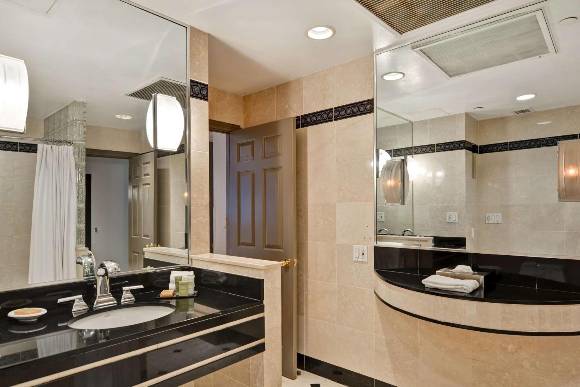The Cincinnatian Curio Collection By Hilton 4*