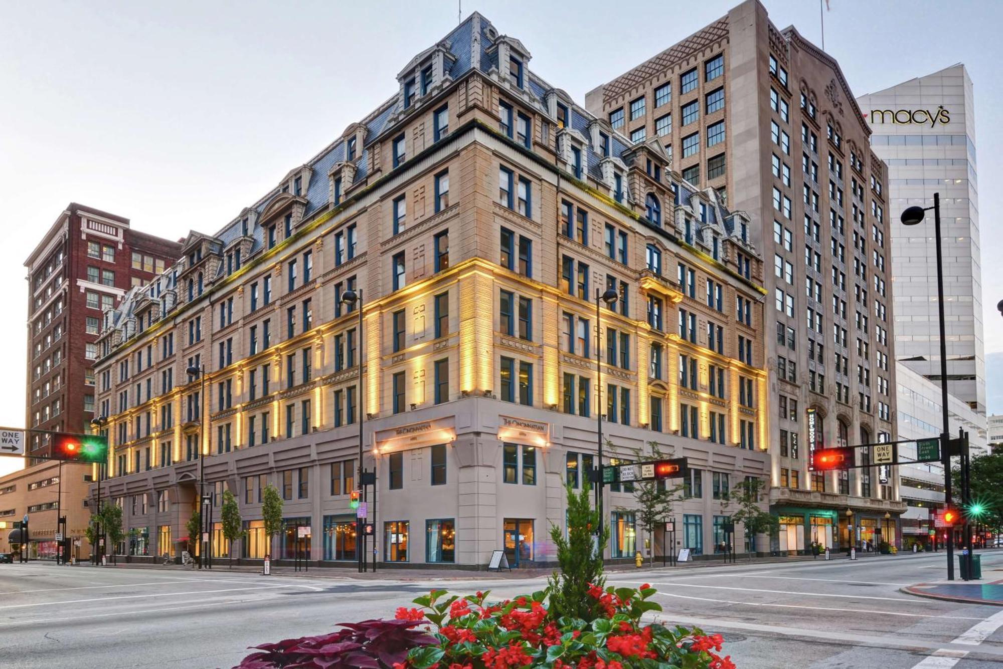Hotel The Cincinnatian Curio Collection By Hilton