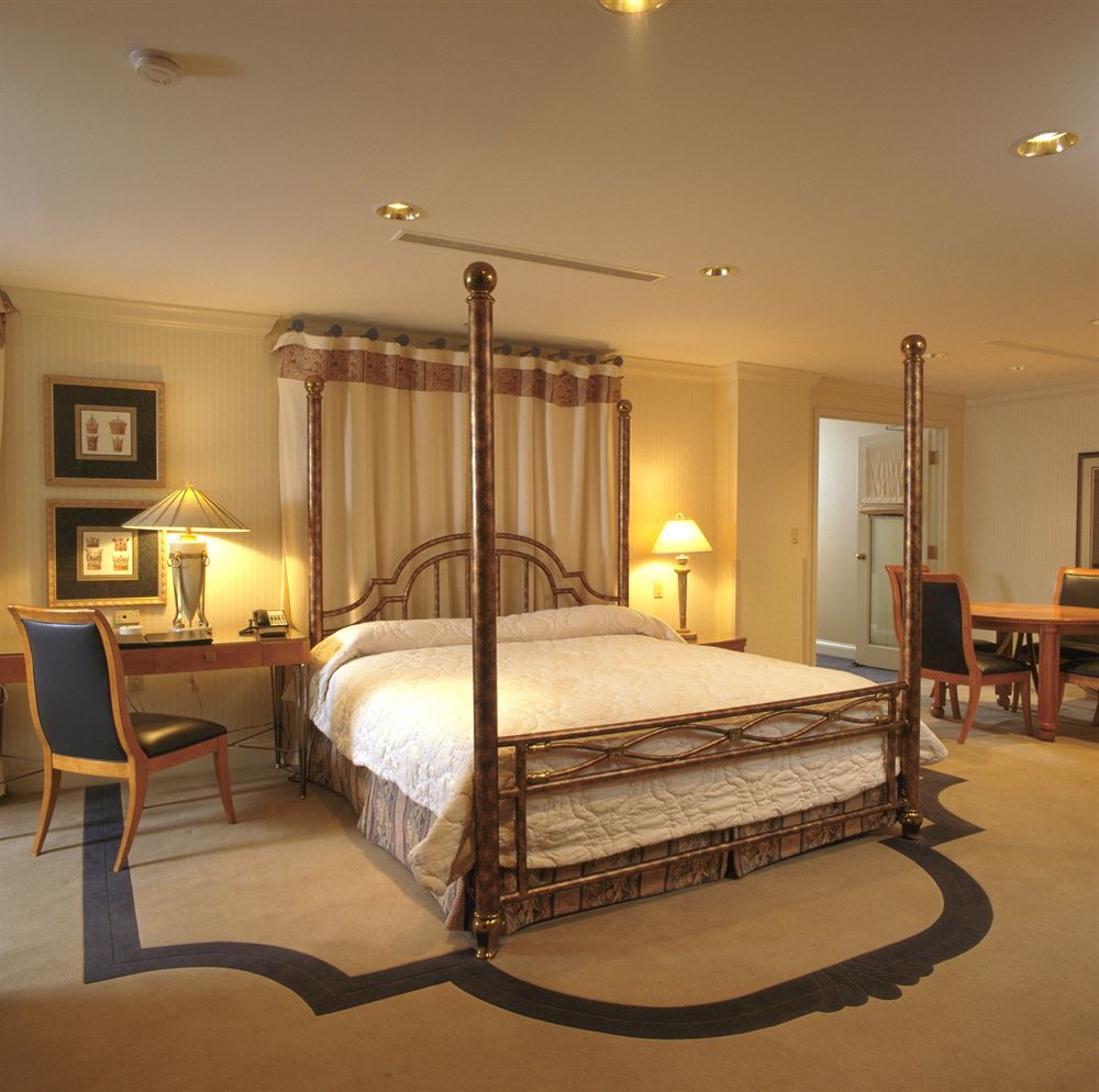 The Cincinnatian Curio Collection By Hilton Cincinnati